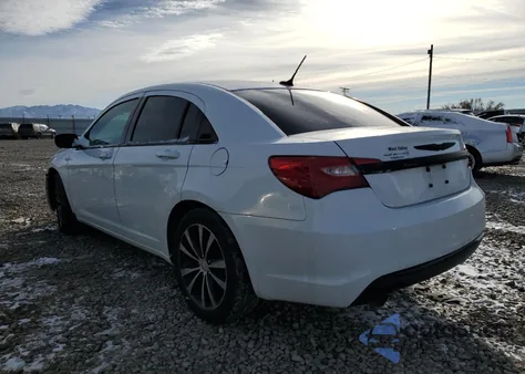 2014 Chrysler 200 Touring из США, поврежденный, VIN 1C3CCBBG3EN177196